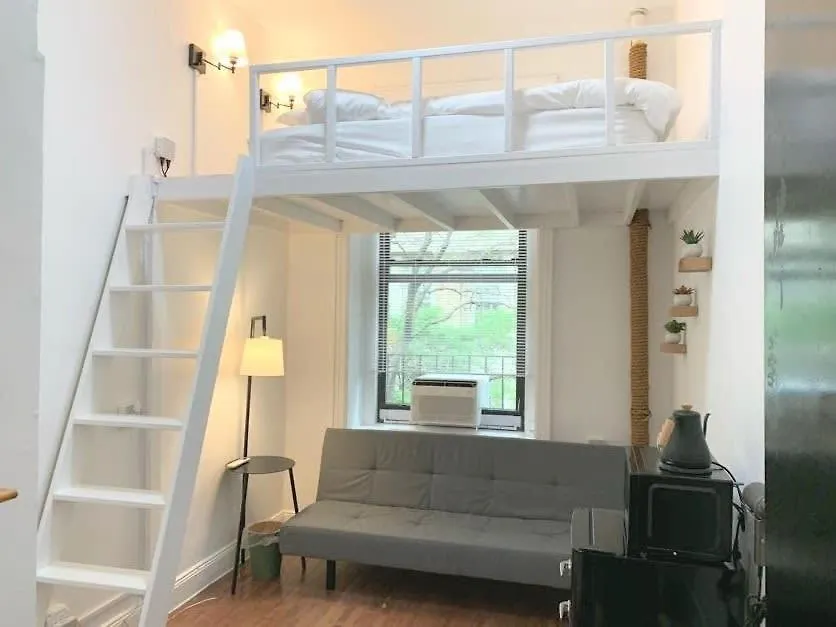 Private Room With Shared Bath On Union Square 11 location